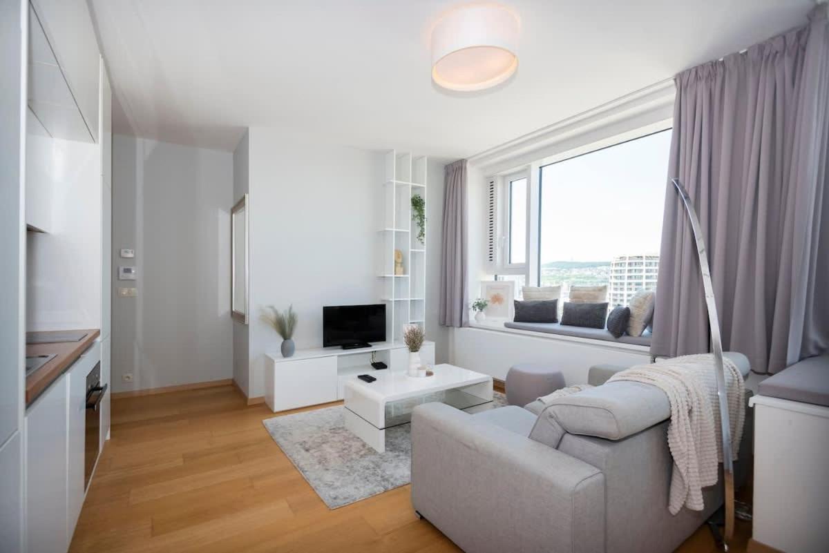 Luxury 1Bdrm On The 28Th Floor Apartment Bratislava Exterior foto